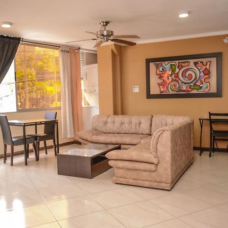 Calle 10 Suites Медельин Экстерьер фото