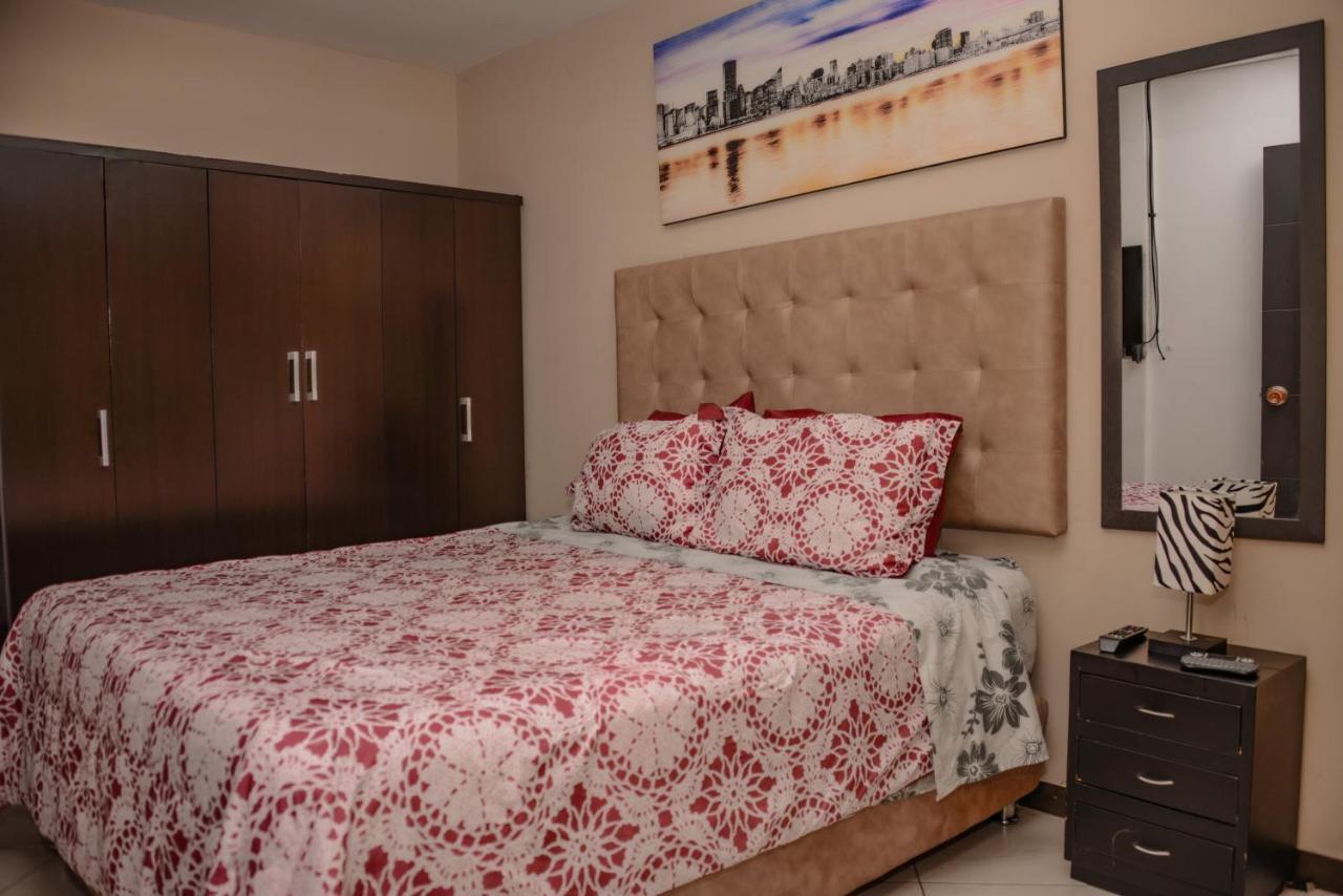 Calle 10 Suites Медельин Экстерьер фото