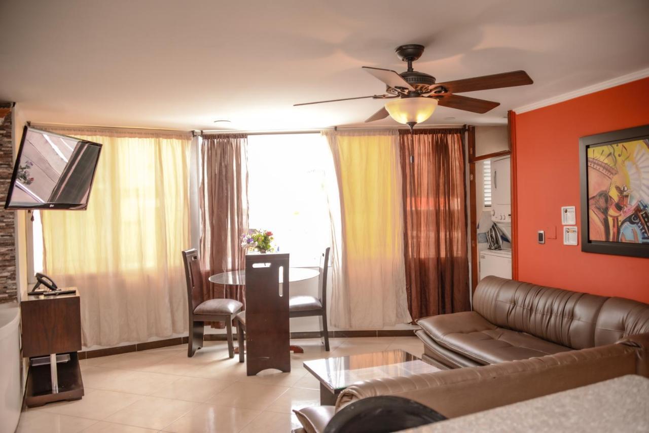 Calle 10 Suites Медельин Экстерьер фото