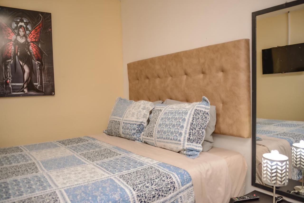 Calle 10 Suites Медельин Экстерьер фото