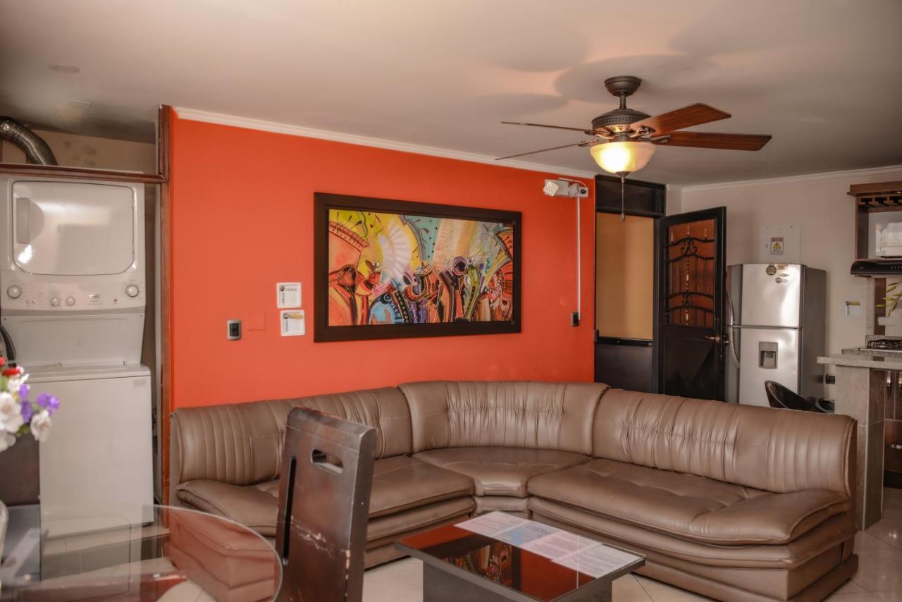 Calle 10 Suites Медельин Экстерьер фото