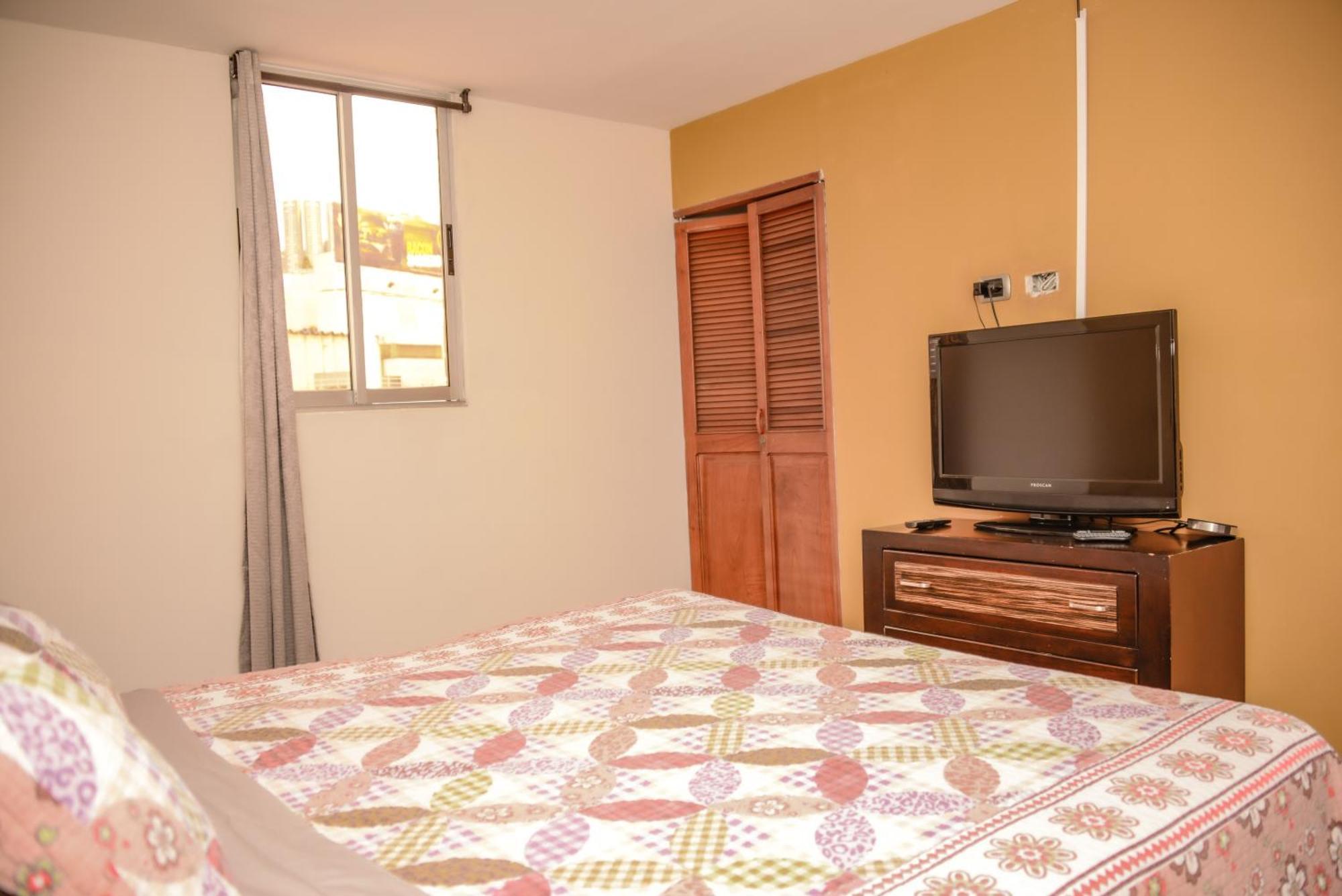 Calle 10 Suites Медельин Экстерьер фото