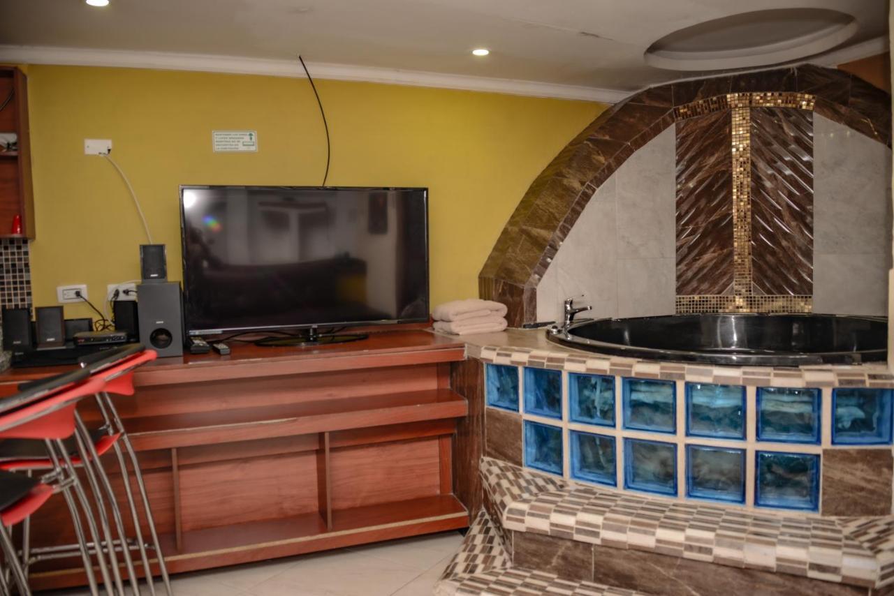 Calle 10 Suites Медельин Экстерьер фото