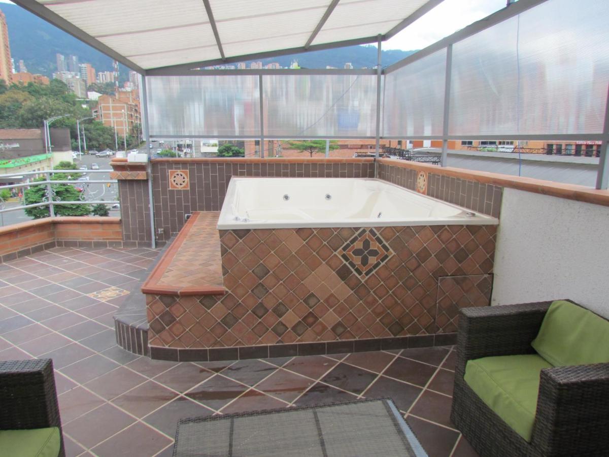 Calle 10 Suites Медельин Экстерьер фото